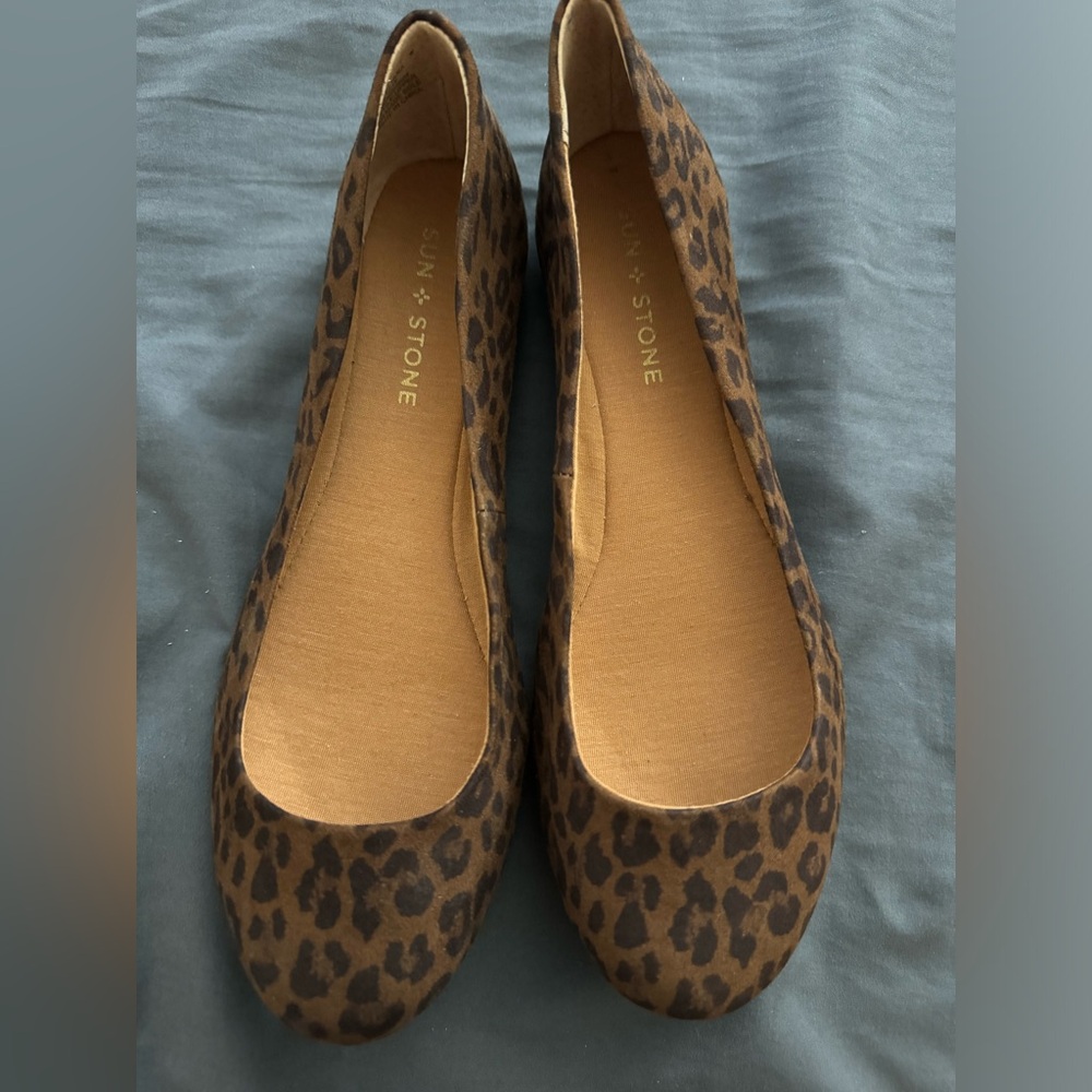 SUN + STONE 2 pair -black and cheetah flats size 8.5.